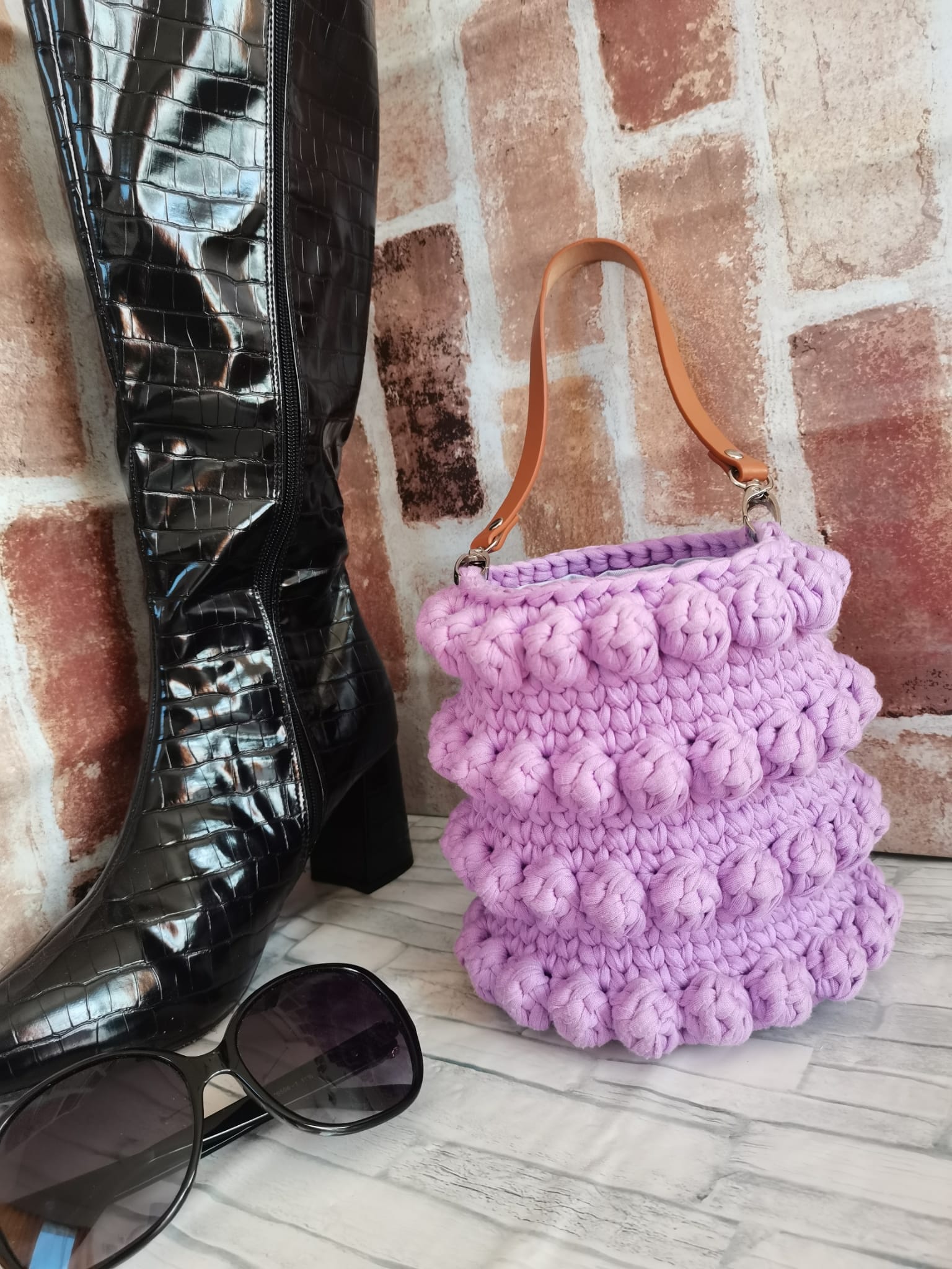 Cylindrical Crochet Handbag with Popcorn Stitches